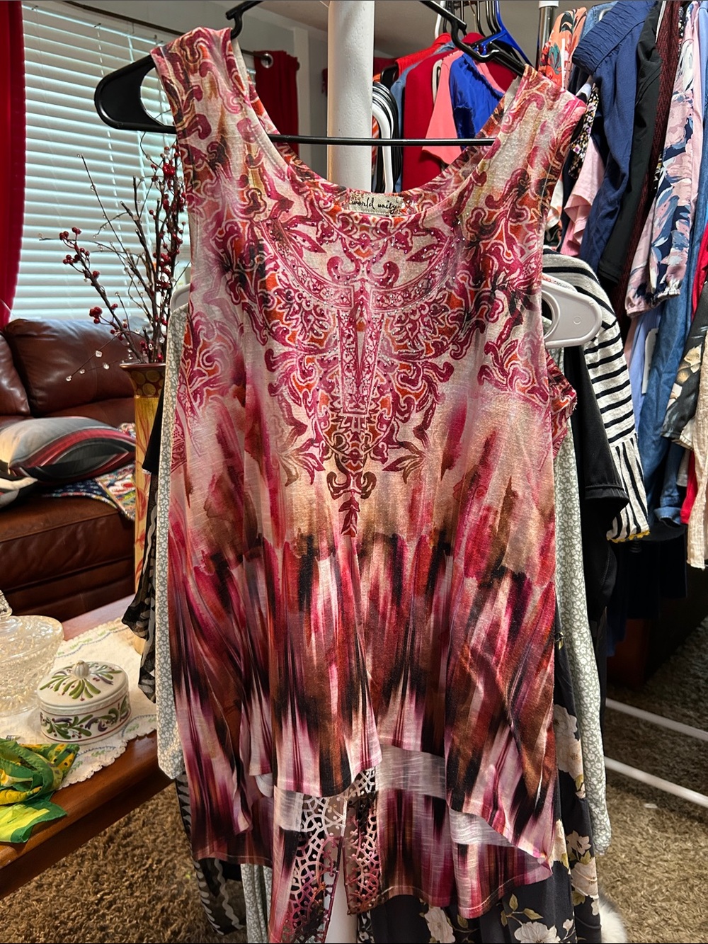 World Unity Women’s Pink Ornate Print Sleeveless Tank Top Size L